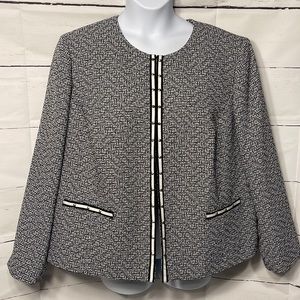 20W Tahari Black and white tweed Jacket